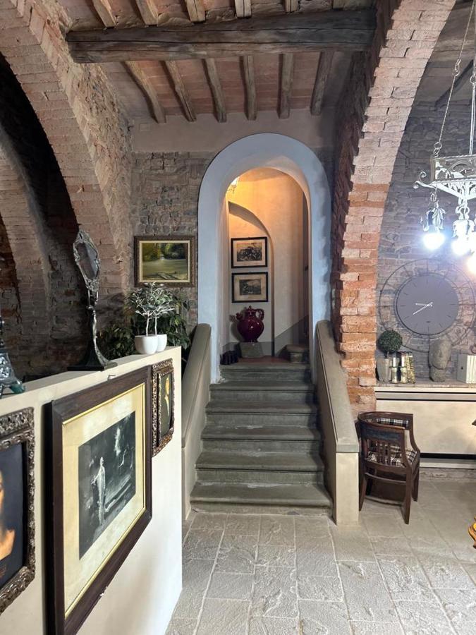 Borgo Di Beppe E Gloria Suite Сан-Джованни-Вальдарно Экстерьер фото