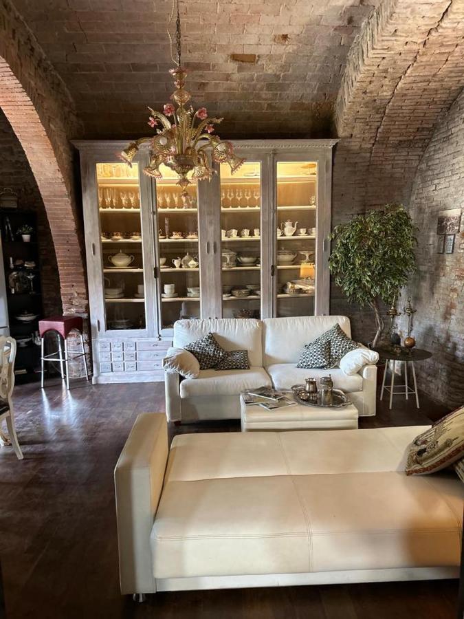 Borgo Di Beppe E Gloria Suite Сан-Джованни-Вальдарно Экстерьер фото