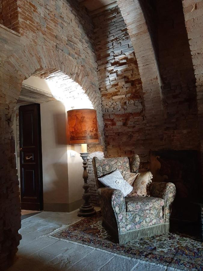 Borgo Di Beppe E Gloria Suite Сан-Джованни-Вальдарно Экстерьер фото