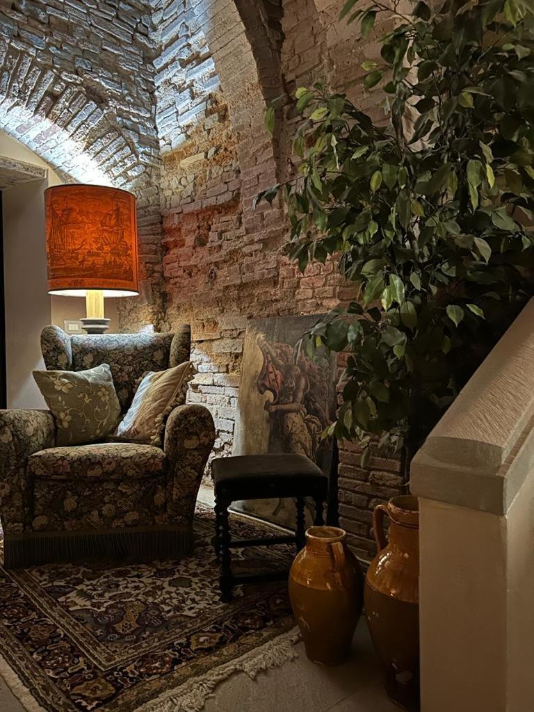 Borgo Di Beppe E Gloria Suite Сан-Джованни-Вальдарно Экстерьер фото